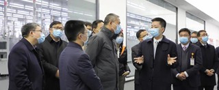 工信部副部長(zhǎng)辛國(guó)斌蒞臨通威太陽(yáng)能雙流基地調(diào)研